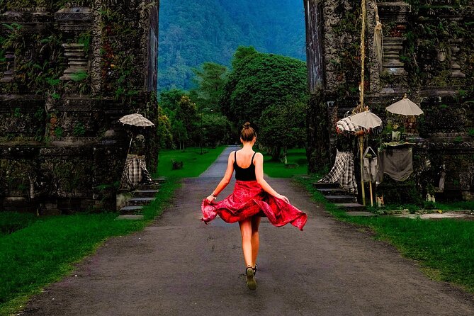 Private Full-Day Handara, Ulun Danu, Jatiluwih and Tanah Lot Tour - Tanah Lot at Sunset: The Big Finish With Weather in the Driver’s Seat
