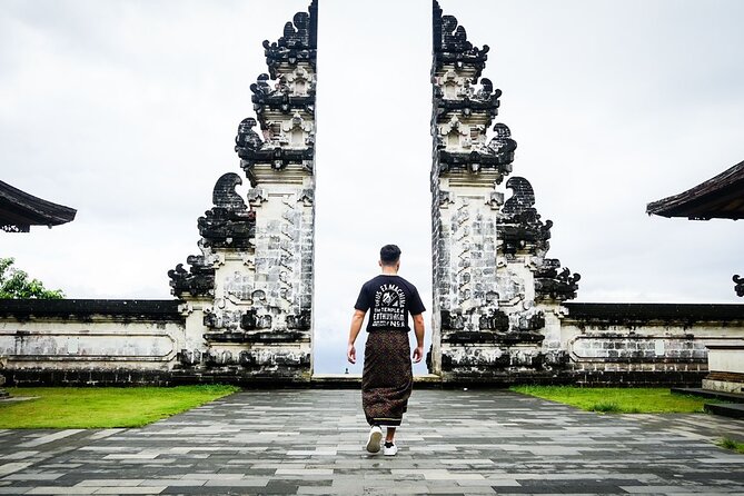 Private Full-Day Lempuyang Gate of Heaven Tour - Lempuyang Temple and the Gate of Heaven photo setup