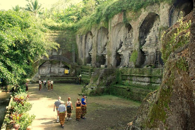 Private Full-Day Tour: Balinese Temples and Rice Terraces - Tegalalang rice terraces: the walk and the weather factor