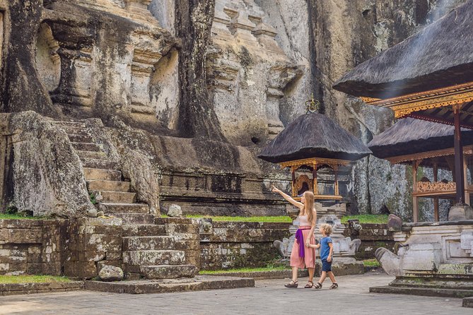 Private Full-Day Tour: Balinese Temples and Rice Terraces - Sacred Monkey Forest Sanctuary: rules for calm encounters