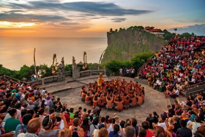 Private Full-Day Tour: Ubud and Uluwatu Temple Trip - Sacred Monkey Forest Sanctuary: seeing macaques with the right mindset