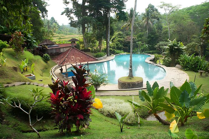 Private Full-Day Tour: Ulun Danu Beratan Temple, Jatiluwih and Tanah Lot Temple - Penatahan Hot Springs: a relaxing stop with a staircase reality check