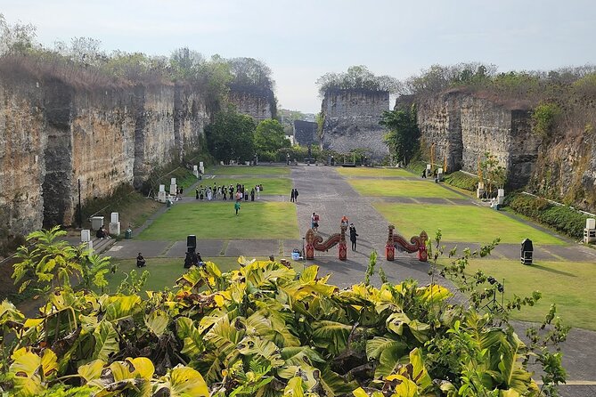 Private Half Day Nusa Dua Village All-Inclusive Tour - Garuda Wisnu Kencana (GWK): Big Grounds, Big Statue, Real Park Energy