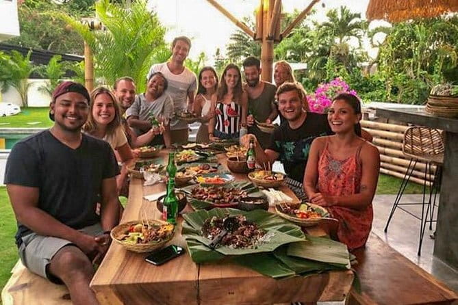 Private Javanese Cooking Class with Dotty in Tumbak Bayuh, Canggu - Non-alcoholic drinks and the comfort factor of eating with your hands