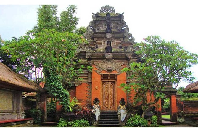 Private Tour: Batuan Temple, Tegenungan Waterfall, Elepahant Cave Free transport - Quick hits before you go