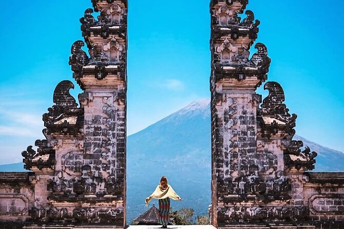 Private Tour: Gates of Heaven,Tukad Cepung Waterfall, Tirta gangga - Stop 2: Tirta Gangga Water Palace and the Fish-Filled Pools