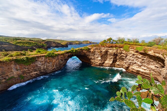 Private Tour in Nusa Penida West Island - Getting There: Ubud Pickup, Sanur Ferry, and the West-Island Road Run