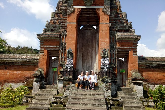 Private Tour: Leke-Leke Waterfall, Handara gate & Iconic Temples - Stop 4: Taman Ayun Temple’s royal gardens and calm architecture