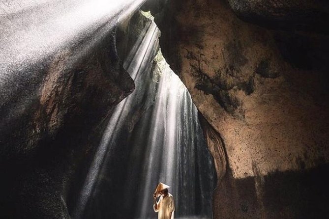 Private Tour Lempuyang, Tirta gangga, tukad Cepung Waterfall - Logistics That Matter: Tickets, Parking, and Sarong