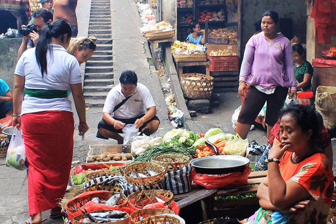 PRIVATE Ubud Market Tour & Balinese Cooking Class with Putu - Pejeng Market With Putu: where the day gets real