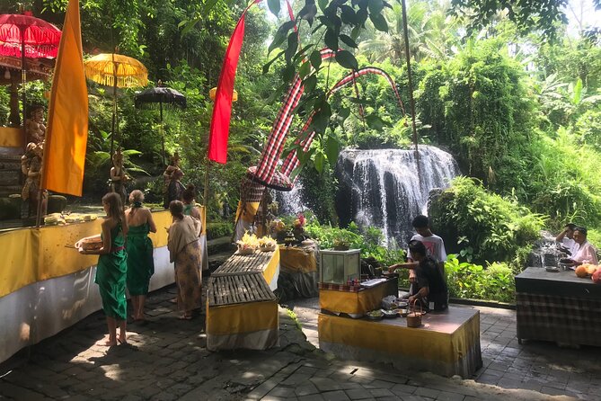 Purification Holy Bath at Beji Gria Waterfall - The Beji Griya Waterfall ceremony: what it really is