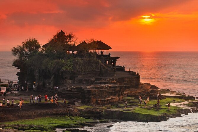 Royal Family Temple, Monkey Forest, and Tanah Lot Sunset Tour - Pickup and the 7-hour rhythm from Ubud