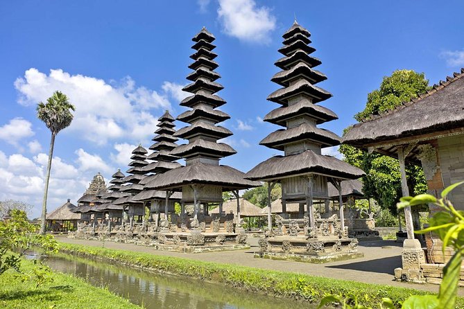 Royal Family Temple, Monkey Forest, and Tanah Lot Sunset Tour - Alas Kedaton Monkey Forest: watch macaques without making it weird