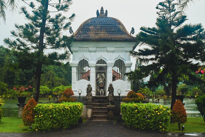Royal Karangasem Heritage Tour - Lunch on your own: Plan for cost and how long you’ll actually sit
