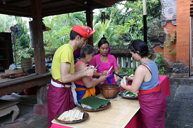 Rural Charm of Bali Tour - Lunch in a pavilion: the meal that matches the day