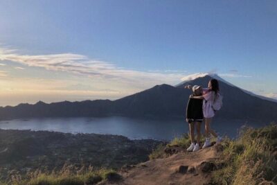 Sharing Mount Batur Sunrise Trekking Guide Pick Up and Drop Off - The uphill stretch to the summit crater (and why it feels harder than it looks)