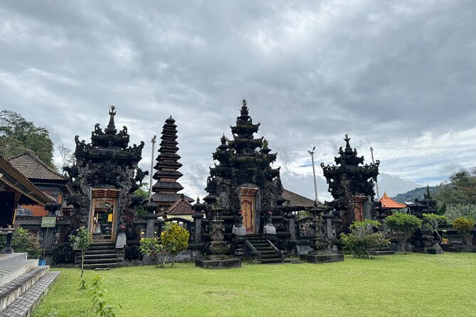 Shore Excursion Cruise Ship From Celukan Bawang Port - Lovina Beach: calm black-sand North Bali