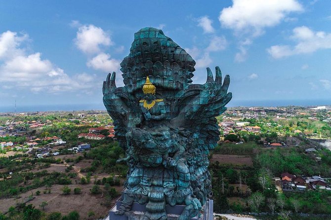 South Bali Full Day Tour - Uluwatu Temple on the cliff: what makes it memorable (and manageable)