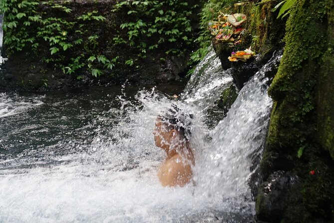 Spiritual Cleansing Ritual and Shamanic Healing in Bali - Tampak Siring Melukat purification at Mengening Temple