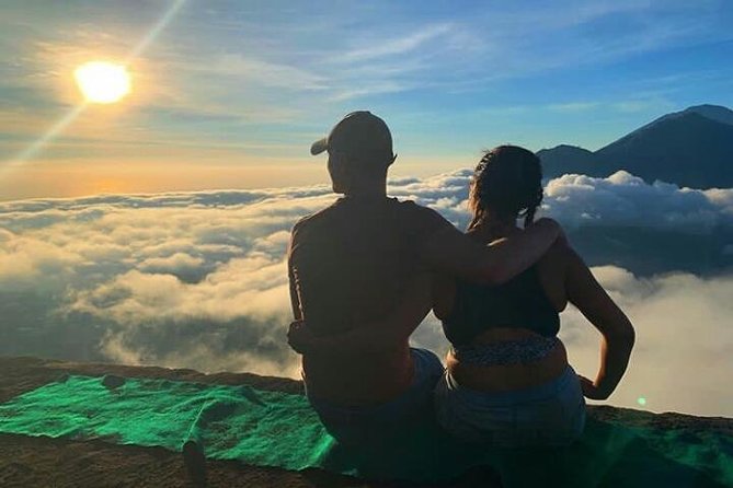 Sunrise mount batur trecking all inclusive - Breakfast at the Start Point and on Top
