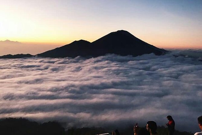 Sunrise mount batur trecking all inclusive - Guides and Group Size: Private Guide vs Shared Sunrise