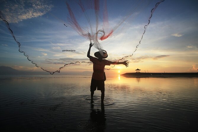 Sunrise With Fisherman Shot Tour in Bali - Sanur Beach and the fisherman net shot at first light