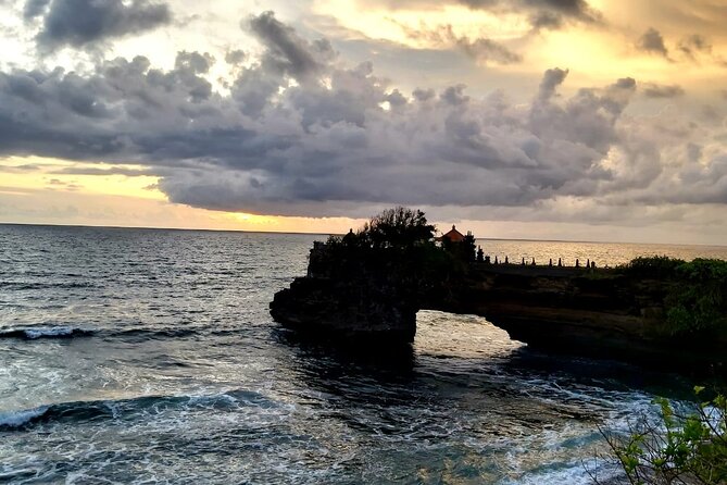 Tanah Lot And Ubud - Full Day Private Tour - Sacred Monkey Forest Sanctuary: Cool, Wet-Weather Nature Time