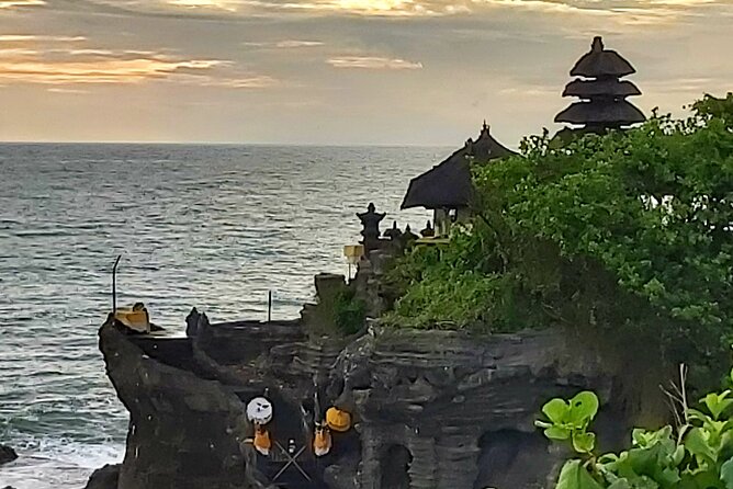 Tanah Lot And Ubud - Full Day Private Tour - Tegalalang Rice Terrace: Photos, Walking, and Lunch With a View