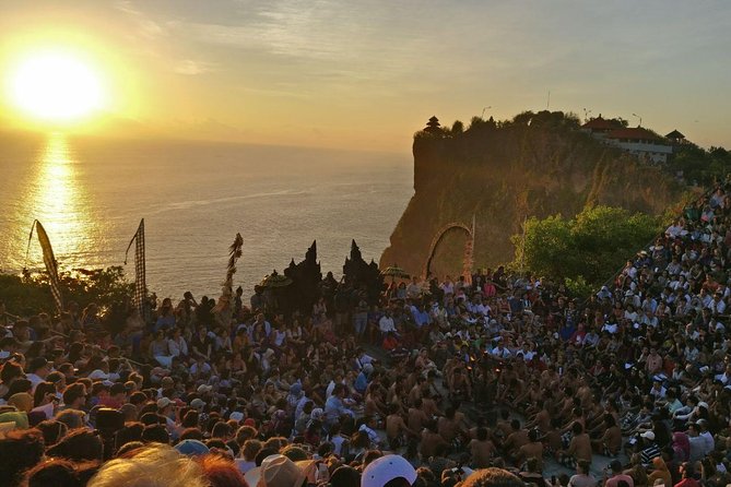 Tanah Lot and Uluwatu Temple - Stunning Ocean View with Sunset - Tanah Lot Temple: the ocean-on-rocks icon