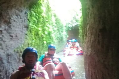 Tegallalang cave tubing - The tubing itself: gliding through jungle water in Tegallalang