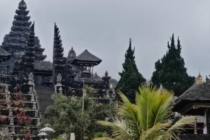 The Fantastic East Of Bali Private Guided Tour - Stop 4: Ristorante Lereng Agung for lunch with an Agung Volcano backdrop