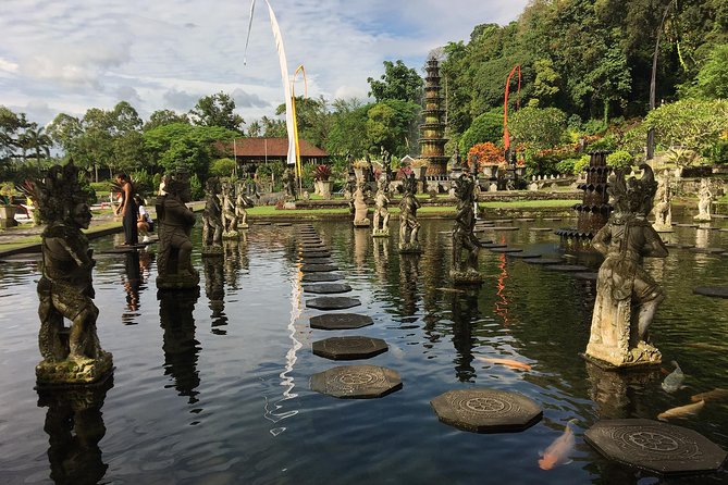 The Gates of Heavan - Ubud Jungle Swing & Waterfall Tour - Uma Pakel Jungle Swing: Adrenaline, Photos, and Timing in the Rain