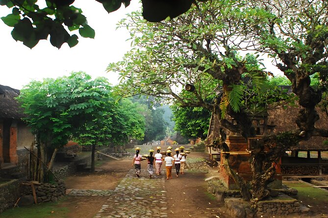 The Gates of Heaven Bali Tour : Bali Instagrammable Trip - Stop 1: Lempuyang Temple Gates of Heaven photo strategy
