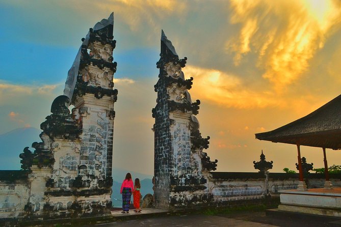 The Gates of Heaven Lempuyang Tours All Inclusive - Lempuyang Temple and the Gate of Heaven photo moment