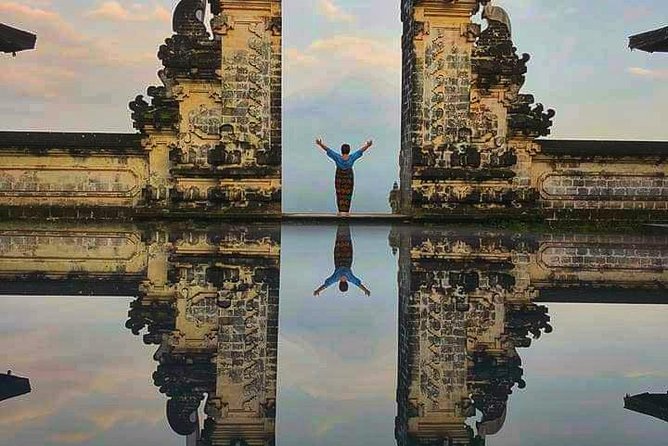 The Gates of Heaven Lempuyang Tours All Inclusive - Celuk Village: jungle swing time and free coffee