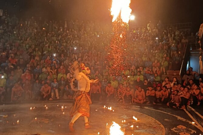The Uluwatu Tour - Stop 1: Uluwatu Temple and the sunset timing game