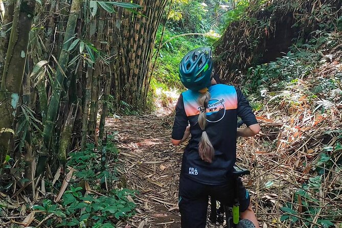 The Volcano Trail – Epic Volcano Cycling Adventure - What makes the trail feel controlled: bike setup and the guide team