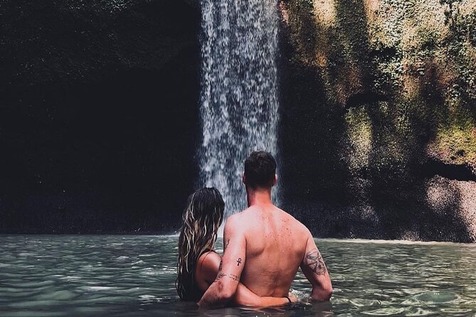 Tirta Empul temple, Jungle Swing and Waterfalls - Private Tour - Tibumana Waterfall: quieter nature time before the ride back