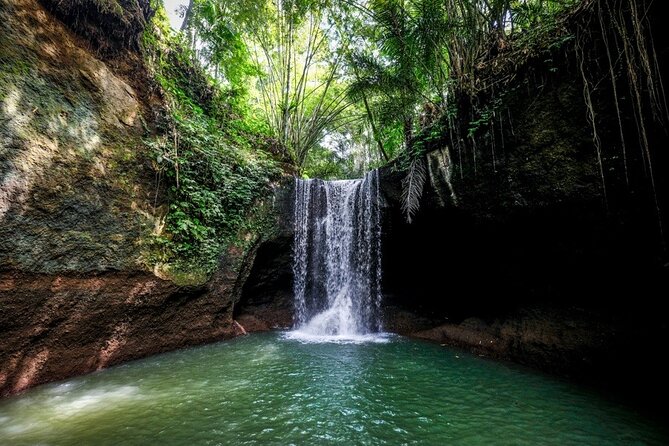 Top Bali Waterfalls: Suwat, Kanto Lampoe, Tibumana Waterfall - Tibumana Waterfall: Quiet Air, Deep Plunge Pool, and a Short Stop