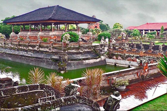 Tour: Besakih Temple-Kintamani Volcano-Water temple&Rice Terrace - The route makes sense: mother temple, then volcano, then holy water