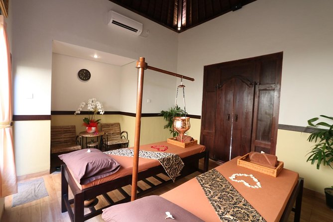 Traditional Bali Massage 90 minutes at Nusa Dua Bali - The 90-minute flow: welcome drink, foot wash, full-body work