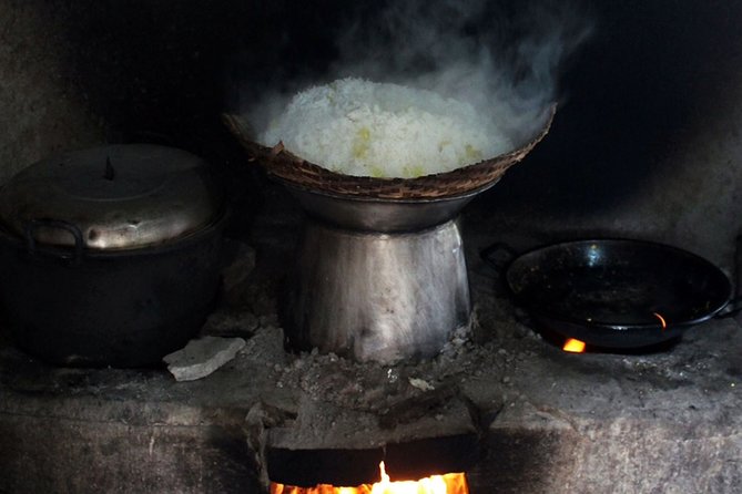 Traditional Balinese Home Dining Experience in Ubud with Putu - A traditional Balinese meal in Putu’s home compound