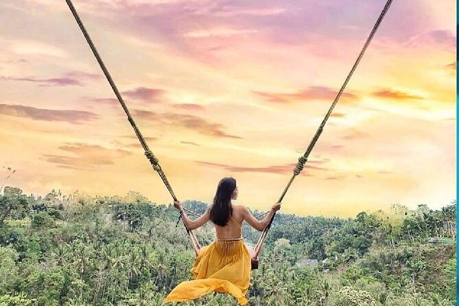 Ubud Day Tour : Waterfall, Temple and Local Night Market Tour - Guides and flexibility: why the day feels smoother