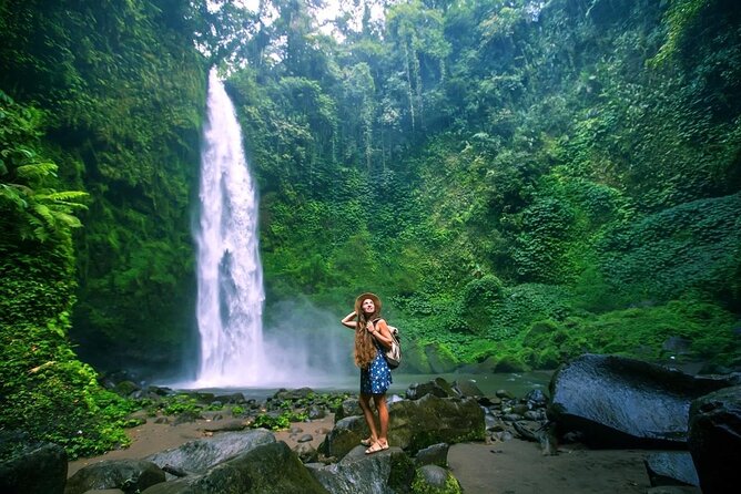 Ubud Private Tour: Waterfalls, Temple and Rice Terraces Swing - Stop 3: Tirta Empul Holy Water Temple (sarong, rules, and quiet awe)