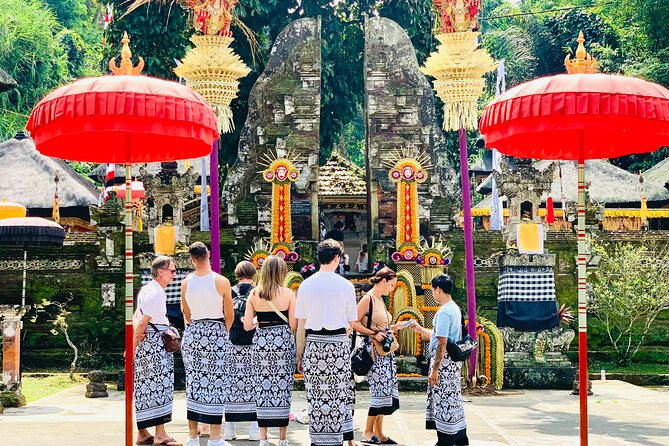 Ubud Private Tour: Waterfalls, Temple and Rice Terraces Swing - Stop 6: Kanto Lampo Waterfall and the rock pool finish