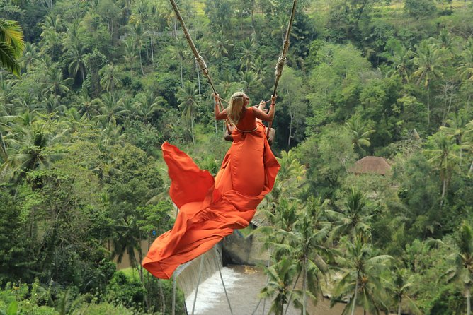 Ubud Private Tours with Jungle Swing Experience - all inclusive - Tegenungan Waterfall: green views and a short walk either way