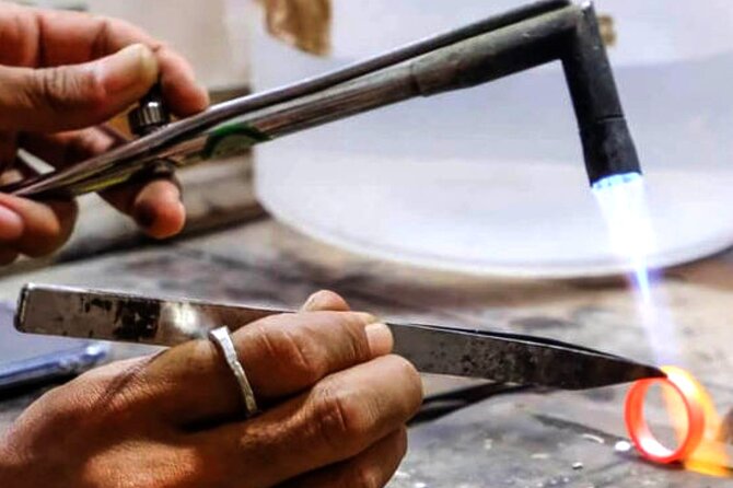 Ubud Silver Artistry Class: Create Unique Jewelry in Bali - Ubud Palace and Saraswati Temple: shifting from craft to royal-culture sights