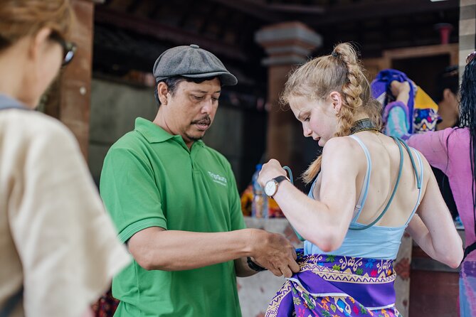 Ubud Small Group Tour: Monkey Forest, Tegalalang Rice Terraces and more - Tirta Empul Temple: ritual water and respectful etiquette