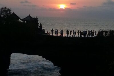 Ubud Tegalalang Rice Teracce & Tanah Lot Tour - Morning pickup and Legong Fine Art of Batik (start strong, start early)