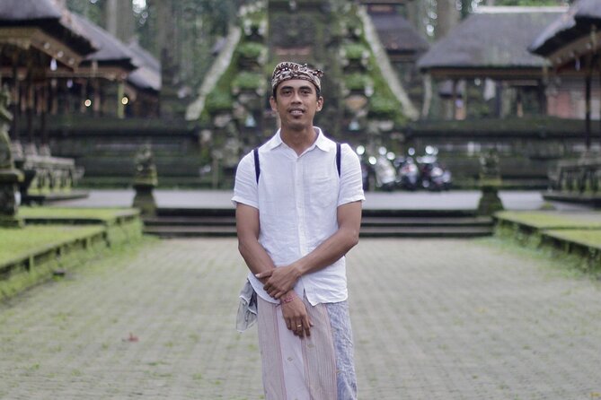 Ubud Tirta Empul Temple Tour with Purification Experience - Inside the temple: what you actually do for purification